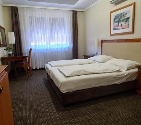 Korona Panzio Bed & Breakfast ฮอทวาน ภายนอก รูปภาพ