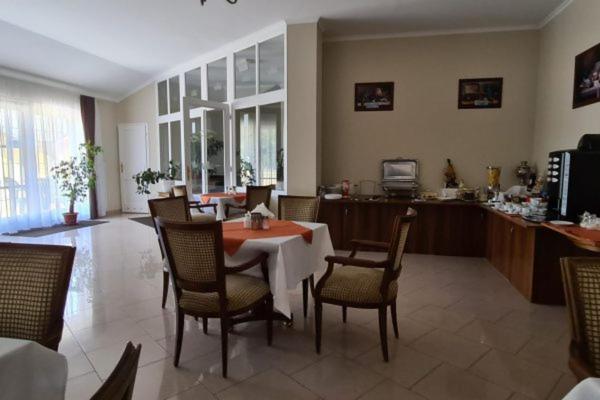 Korona Panzio Bed & Breakfast ฮอทวาน ภายนอก รูปภาพ